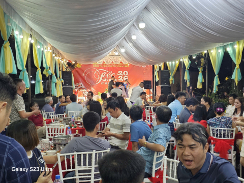 Tiệc Tất Niên Tại Dĩ An