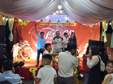 Tiệc Tất Niên Tại Dĩ An