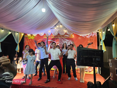 Tiệc Tất Niên Tại Dĩ An