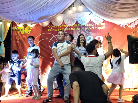 Tiệc Tất Niên Tại Dĩ An