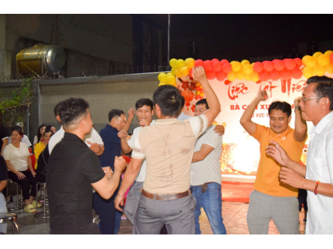 Tiệc Tất Niên Bà Con Xuân Thiên KV Miền Nam